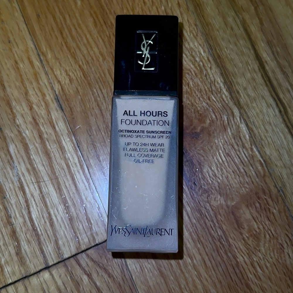 Yves saint laurent foundation